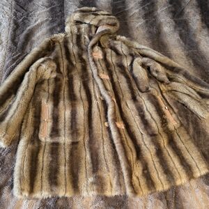 Luxurious Faux Fur Coat in Brown and Tan [Reversible]